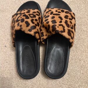 AEROSOLES Women's Leopard Print Slippers - Black and Tan